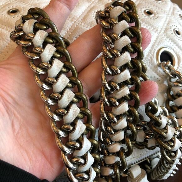 LA VICTOIRE - Quilted Faux Leather Shoulder Bag/Grommet Detail & Chain Straps ♥️ - Picture 12 of 15